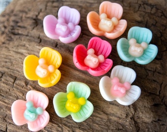 14mm Flower Cabochons with Teddy Bear Detail, in Assorted Two-Tone Colored Resin, Flatback Decoden Kawaii Minty Colored Deco Pieces Lily