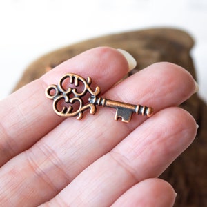 33x13mm Skeleton Key Charms In Antiqued Copper, Style A