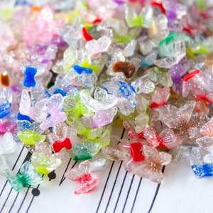 6.5mm Butterfly Cabochons in Glitter Resin, Colorful Base with Transparent Clear Sparkly Wings, Undrilled Flat Back Glue On Embellishments bild 3