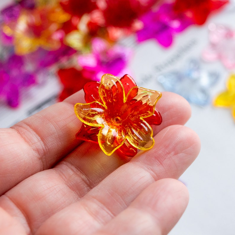 Large Transparent Acrylic Flower Beads, 6.5mm x 27mm Size in Beautiful Vibrant Colors, Clear Vintage Themed Floral Lightweight Layer Nesting bild 5