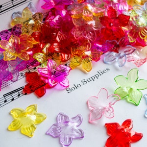 Large Transparent Acrylic Flower Beads, 6.5mm x 27mm Size in Beautiful Vibrant Colors, Clear Vintage Themed Floral Lightweight Layer Nesting bild 8