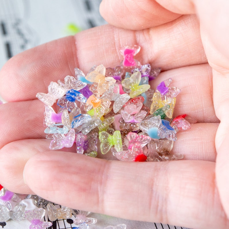 6.5mm Butterfly Cabochons in Glitter Resin, Colorful Base with Transparent Clear Sparkly Wings, Undrilled Flat Back Glue On Embellishments bild 6