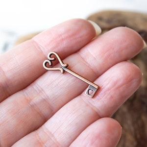 25x8mm Heart Skeleton Key Charms In Antiqued Copper, Style G