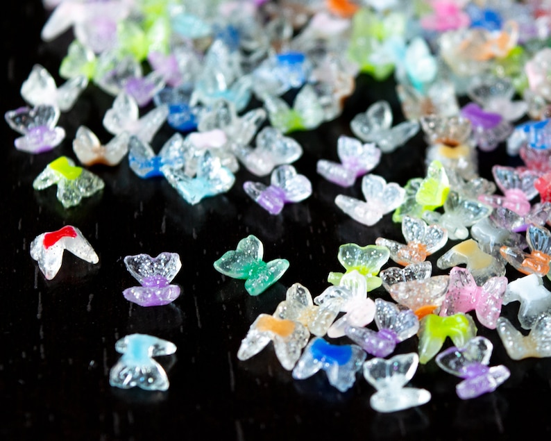 6.5mm Butterfly Cabochons in Glitter Resin, Colorful Base with Transparent Clear Sparkly Wings, Undrilled Flat Back Glue On Embellishments bild 2