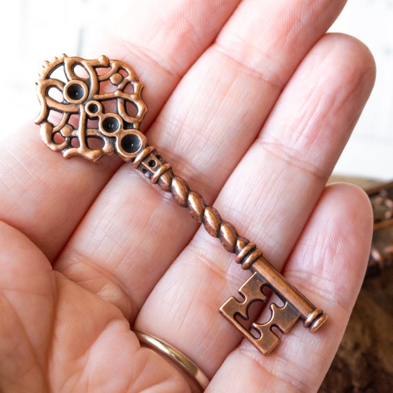 68x20.5mm Skeleton Key With Rhinestone Settings Pendants in