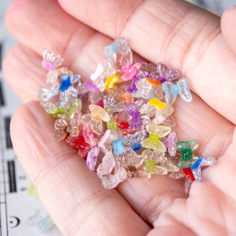 6.5mm Butterfly Cabochons in Glitter Resin, Colorful Base with Transparent Clear Sparkly Wings, Undrilled Flat Back Glue On Embellishments bild 1