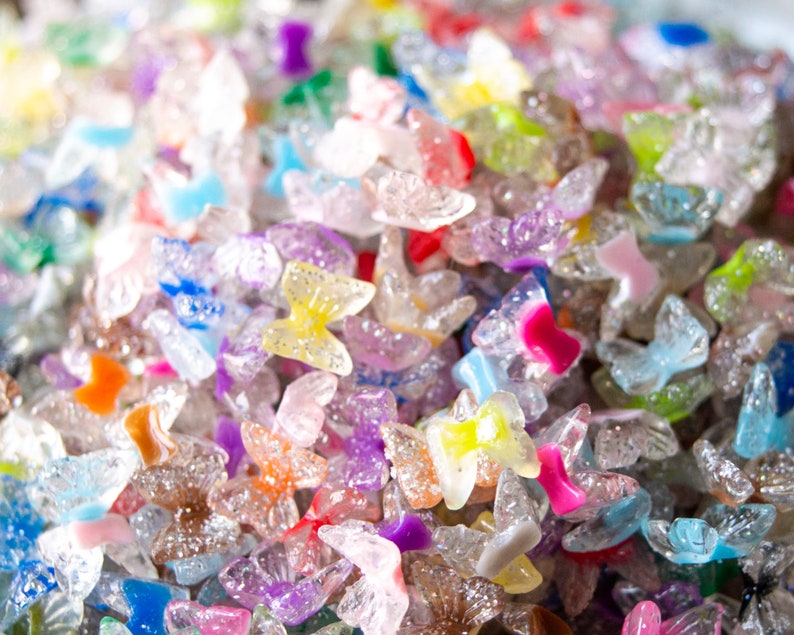 6.5mm Butterfly Cabochons in Glitter Resin, Colorful Base with Transparent Clear Sparkly Wings, Undrilled Flat Back Glue On Embellishments bild 5