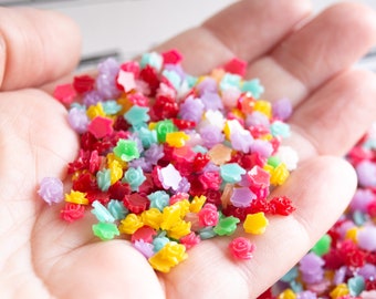 5.5mm Tiny Resin Roses Mixed Colors Flatback Cabochons for DIY Slime Art Crafting Jewelry Nails Manicure Mosaic Small Miniature Doll Flower