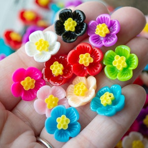 16mm Plum Blossom Flower Cabochons, Two Tone Resin Flatback Decoden Glue on Embellishments, Sakura Cherry Floral Bloom Colorful Undrilled
