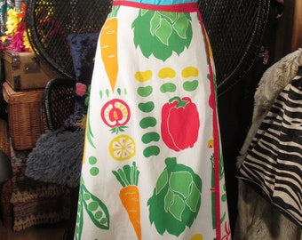 Fruit and Vegetable print Vintage wrap skirt 70s Peter Popovich farmers market red and green print cotton wrap skirt S M
