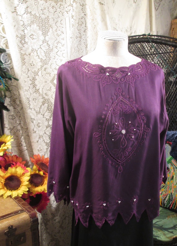 Boho Purple Embroidery cutwork top Vintage Floral… - image 3