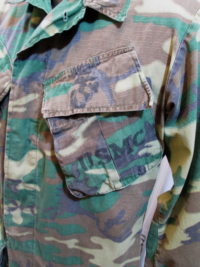 Vintage 70s era Marines camouflage shirt USMC Rip stop Cotton tropical Parka Green Cargo pockets military coat S M