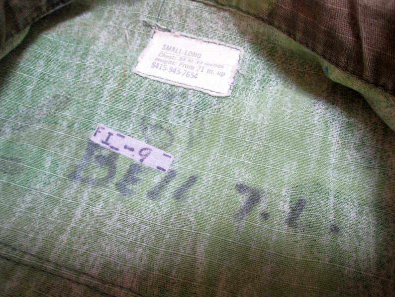 Vintage 70s era Marines camouflage shirt USMC Rip stop Cotton tropical Parka Green Cargo pockets military coat S M