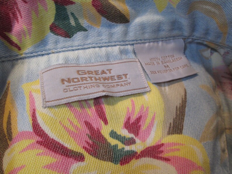 Vintage Print blouse 90s Tiki Tropical floral blouse blue and pink 40s style print blouse S M