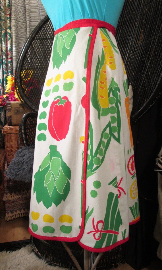 Fruit and Vegetable print Vintage wrap skirt 70s … - image 3