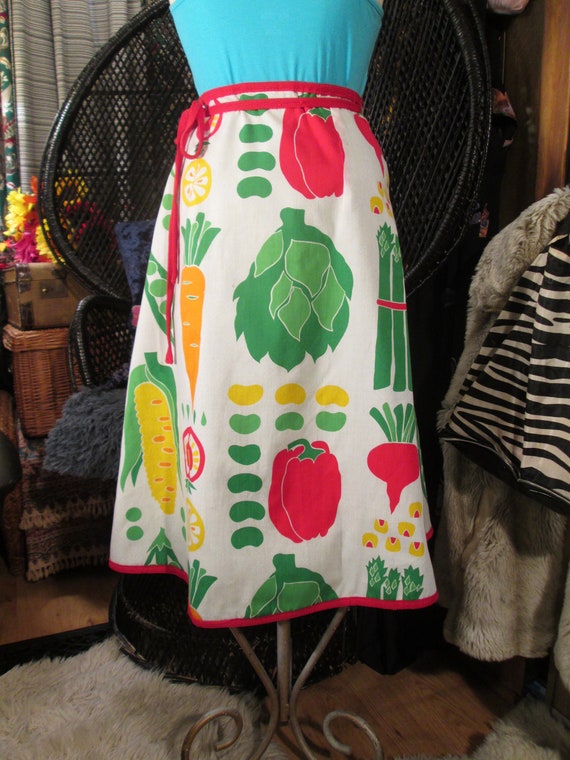 Fruit and Vegetable print Vintage wrap skirt 70s … - image 4