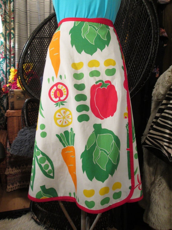 Fruit and Vegetable print Vintage wrap skirt 70s … - image 2