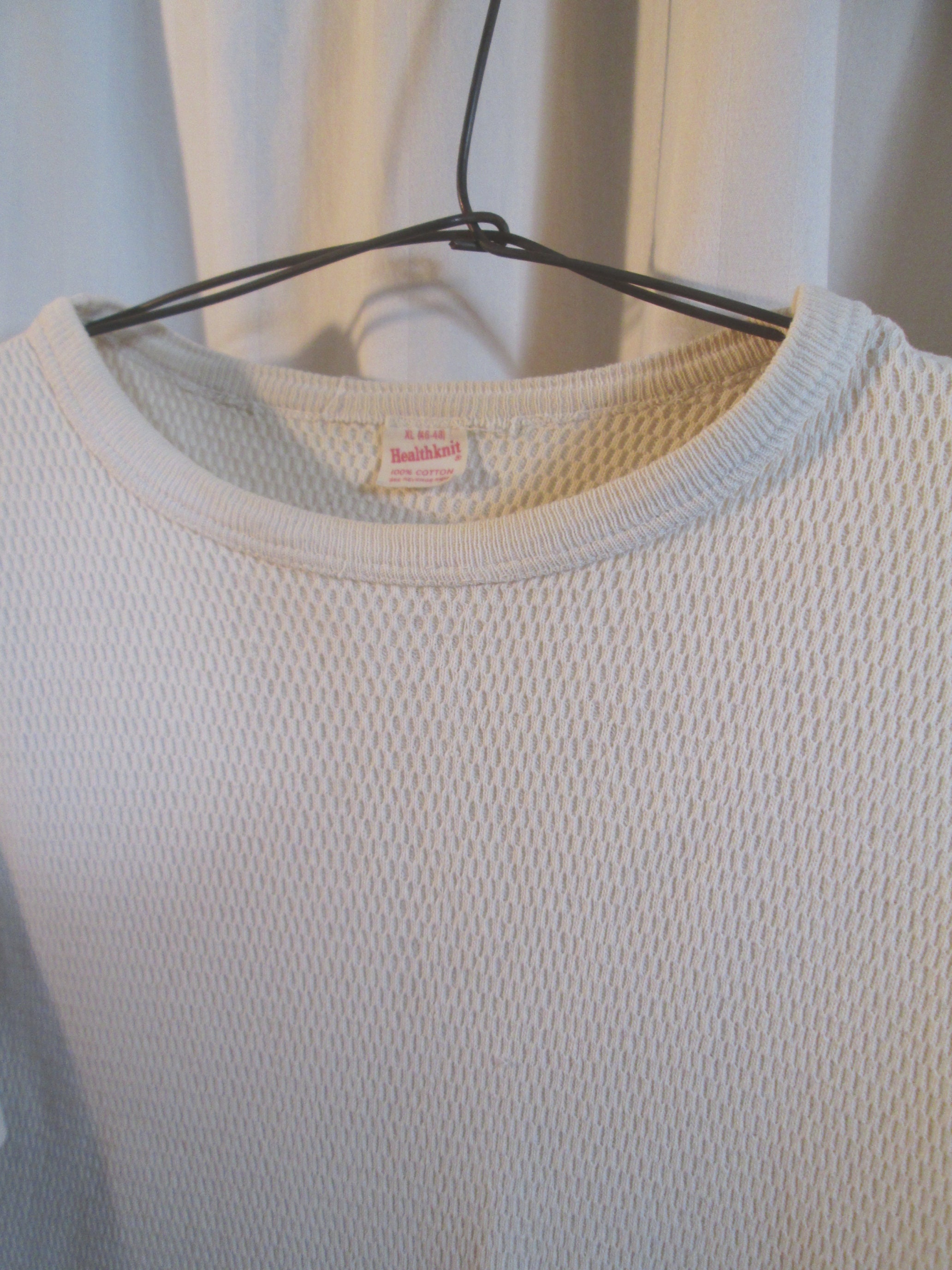 Chemise à manches longues en tricot gaufré blanc vintage des