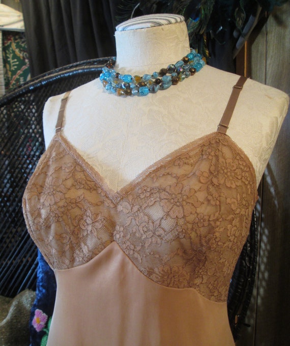 Vanity Fair 60s Vintage Slip Milk Chocolate Nylon and Lace Tan Slip Wedding  Lingerie Size 38 M L -  Canada