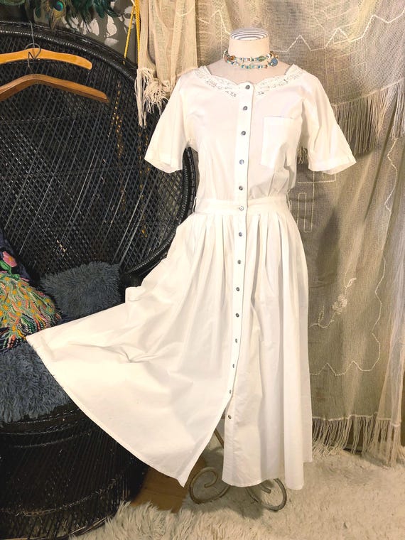 white lace formal dress australia Long White Floral-Lace Formal Dress with Open Back White/Nude / 14 main image 0