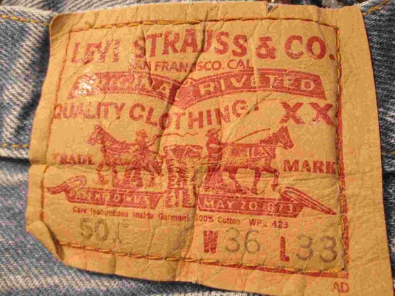 Distressed and faded 90s vintage 501 Levis button… - image 6