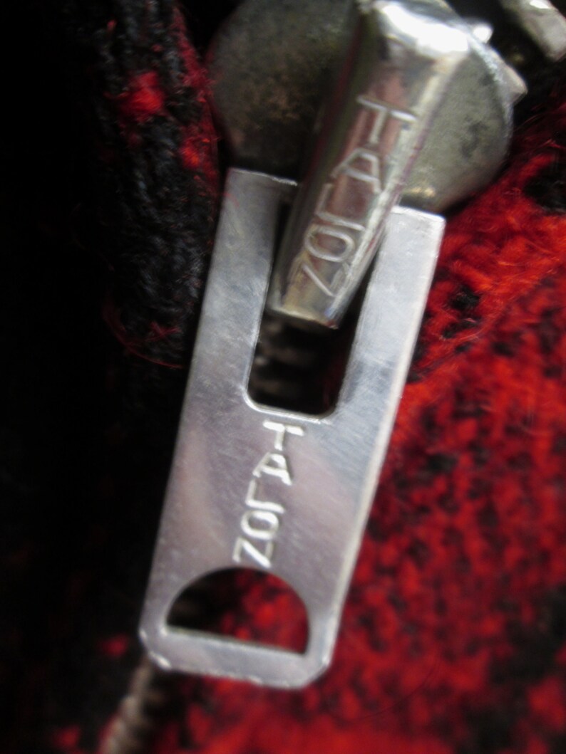 70s Red plaid Jacket Wool Vintage Hunting coat Red and Black plaid Jacket Union made JC Penney metal pull Talon zipper front quilted liner M