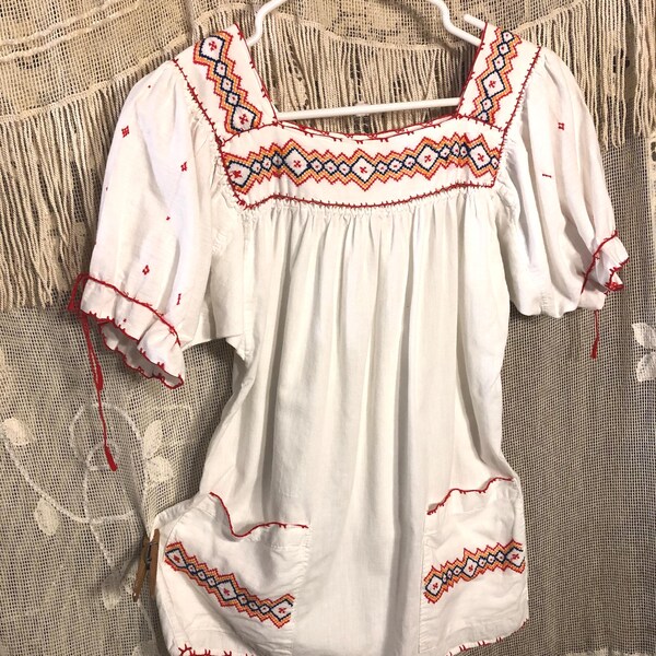 Bluzka w stylu lat 70. ręcznie robiona, w stylu vintage, chłopskim, haft krzyżykowy, boho, marszczona, z kieszeniami i krótkimi rękawami, rozmiar M