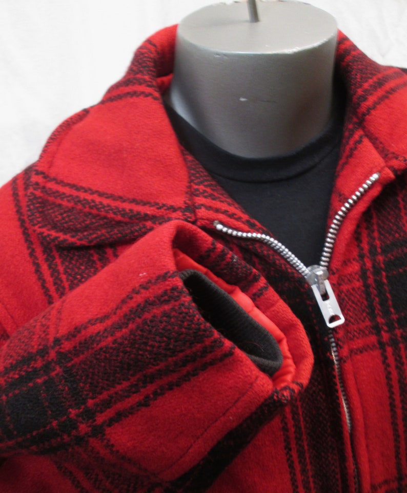 70s Red plaid Jacket Wool Vintage Hunting coat Red and Black plaid Jacket Union made JC Penney metal pull Talon zipper front quilted liner M