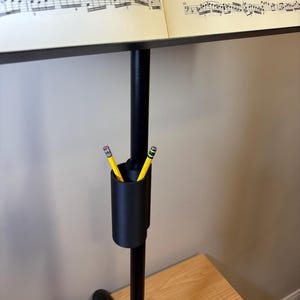 Atril con clip para lápices: accesorio para partituras, bandas y orquestas. Portalápices para practicar y ensayar.