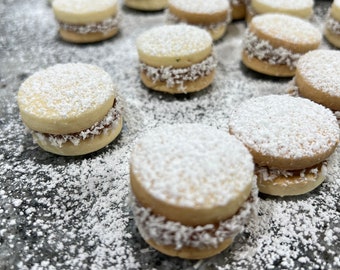 Alfajores (Venezuelan style)/Dulce de leche cookies/Gourmet latin pastry/Box of alfajores gift/Melt in your mouth cookies