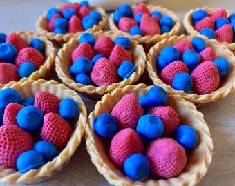 Berry Pie Wax Melts: Handcrafted Colorful Soy Tart - Sweet Bakery Scented