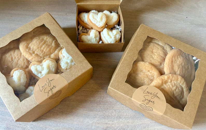 Heart Shaped Frosted Sugar Cookie Soy Wax Melts: Sweet Bakery Scent image 2