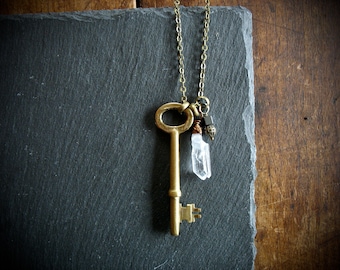 Handmade Vintage Skeleton Key Quartz Crystal Point Hematite Gemstone Pendant Necklace Jewelry