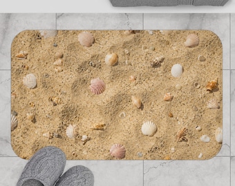 Beach Sand Bath Mat, Coastal Seashell Bathroom Rug, Ocean Beach House Decor, Neutral Non Slip Bath Mat