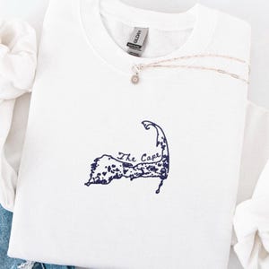 Besticktes Cape Cod Sweatshirt, Cape Cod Map Rundhalsausschnitt, Das Cape Urlaub Sweatshirt, Massachusetts Souvenir, Übergroßes Strand Sweatshirt