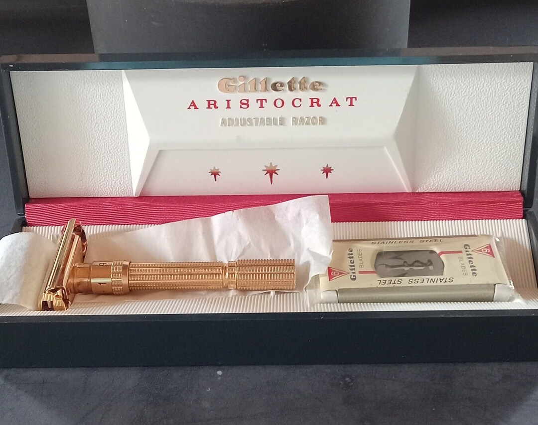 ヴィンテージ GILLETTE ARISTOCRAT 1964 1964 Gillette Aristocrat Adjustable Razor Set - Etsy