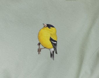 T-shirt Comfort Colors con ricamo di un cardellino / Abbigliamento per appassionati di birdwatching / Regalo per la mamma