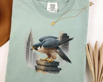 Pilgrimsfalk T-shirt: Stadslandskap Rovfågel, Komfortfärger T-shirt