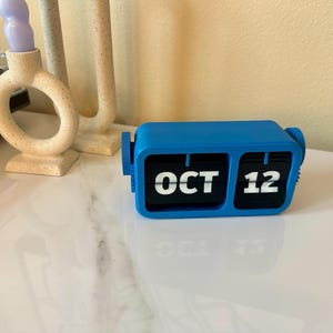 Perpetual Desk Calendar | Desktop Flip Calendar | Perfect Gift Idea! | Unique Classic Desk Hand Turned Month and Day Calendar