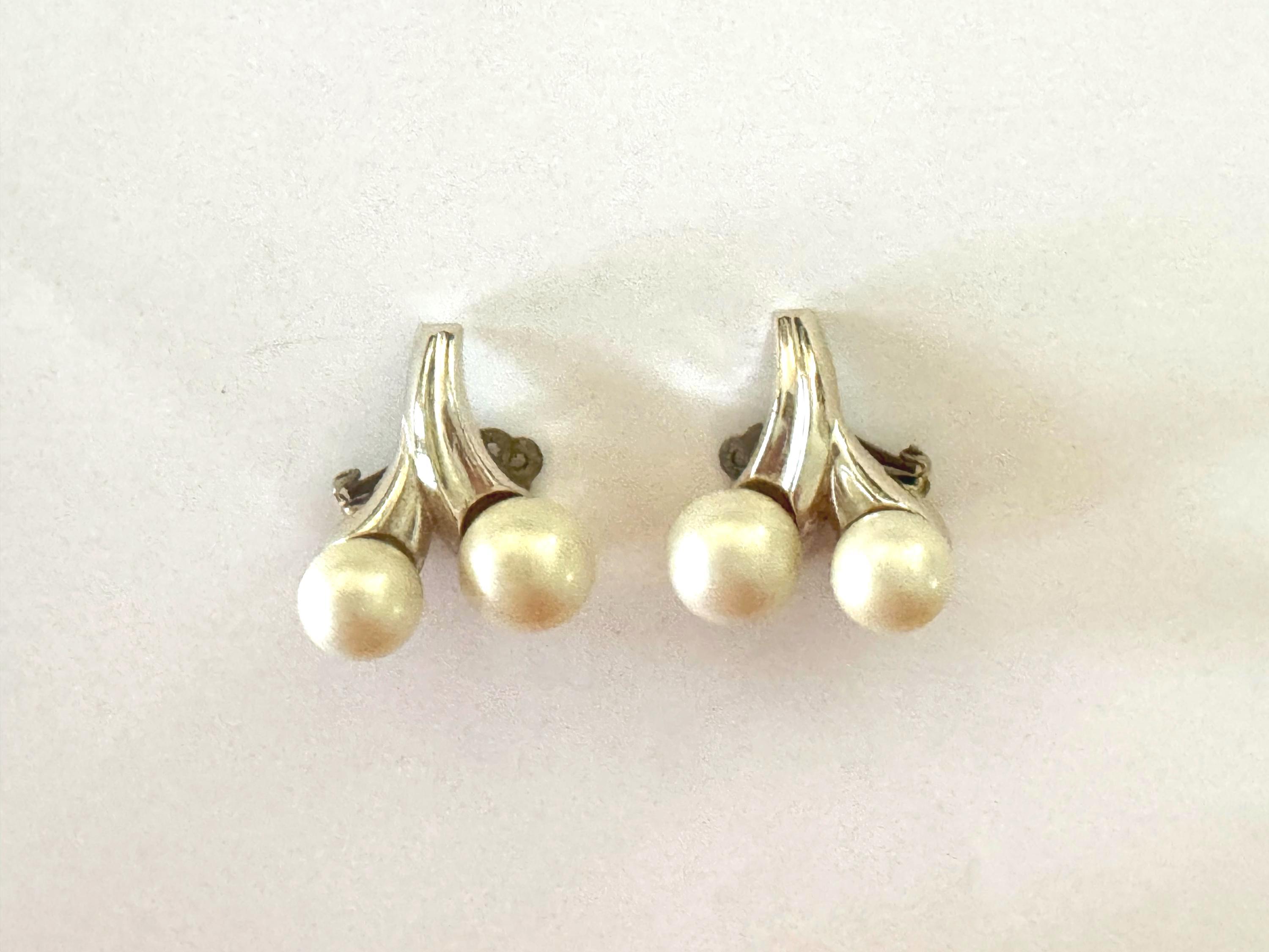 Boucles D'oreilles Vintage Trifari Années 90 - Métal Doré Avec Perle - Type Puces, Fermoir Clip