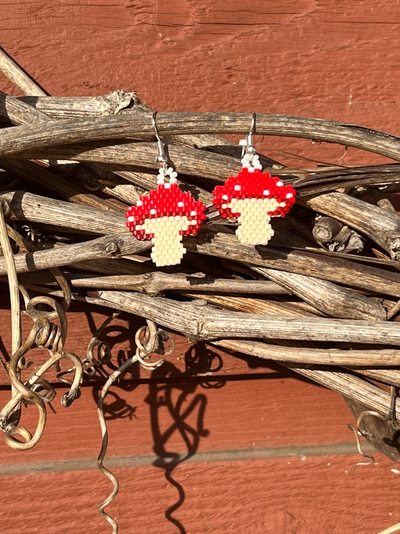 Amanita Muscaria Mushroom beaded earrings image 1