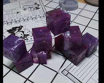 Echoset- D6 セット、9 個のインク付き手作り鋭利なエッジ樹脂製 RPG ダイス、青、黒、DnD、Daggerheart、テーブルトップ、Pathfinder ダイス、ボードゲーム。