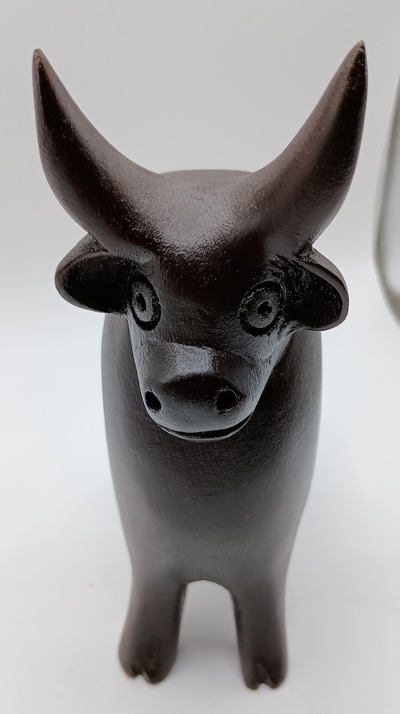 木彫りの雄牛。 - Etsy 日本