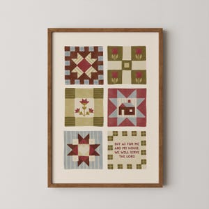 Könnte beinhalten: Ein gerahmter Druck mit sechs Quiltblock-Designs in Rot-, Braun-, Blau- und Grüntönen. Die Blöcke zeigen Muster wie Sterne, Blumen und ein Haus. Der Text lautet: "BUT AS FOR ME AND MY HOUSE, WE WILL SERVE THE LORD". Der Rahmen ist braun.
