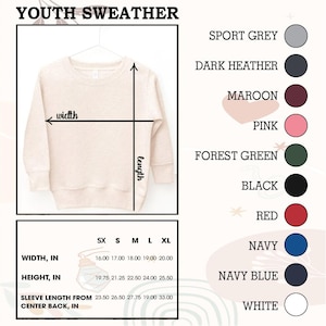Puede incluir: Tabla de tallas para un su&eacute;ter juvenil con medidas en pulgadas para el ancho, la altura y la longitud de la manga desde la parte posterior central. Las opciones de color incluyen gris deportivo, gris oscuro jaspeado, granate, rosa, verde bosque, negro, rojo, azul marino, azul marino oscuro y blanco.