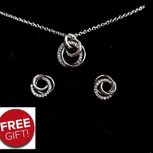 Pandora ネックレスとイヤリングセット ゴールド ハート ピアス ＆ ネックレス セット（ピアス（両耳用