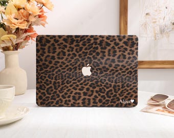 Leopard Muster Leder Laptoptasche, Braun M5 PRO 14 15 16 2025 2024 MacBook Hülle, Neue MacBook A3240 A2338 Laptop Hülle
