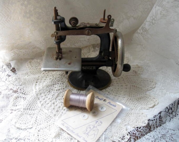 Vintage Mini Singer Sewing Machine Etsy