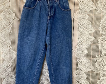 High-rise jeans with Hidden button front and pleats size 5/6 Vintage Gap