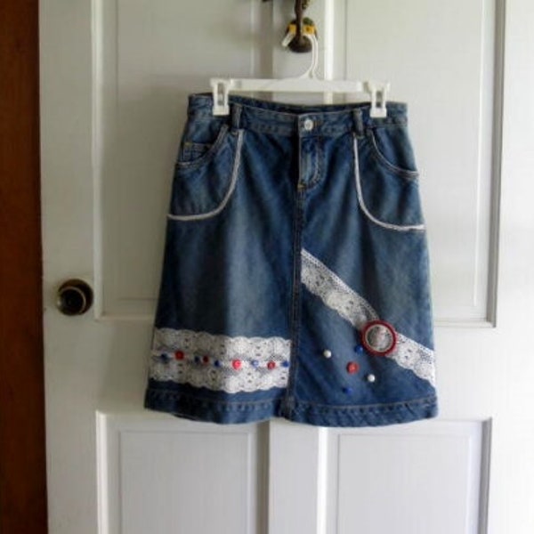 Denim skirt - Upcycled Banana Republic  size 4 - vintage buttons and lace